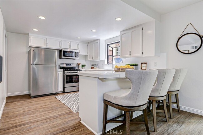 Kitchen - 4033 W 182nd St