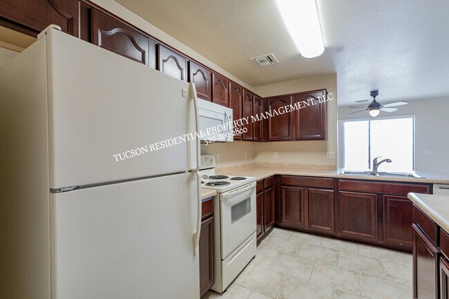 Building Photo - 4123 E Cameo Point Dr