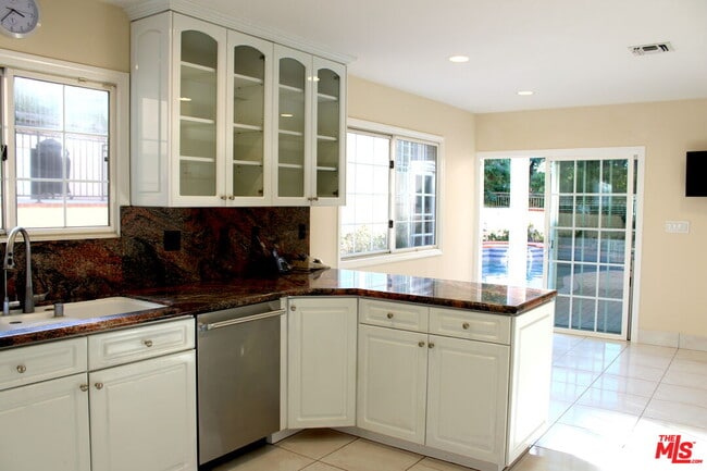 Building Photo - 11502 Dona Teresa Dr