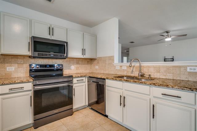 Building Photo - 1409 Water Lily Dr