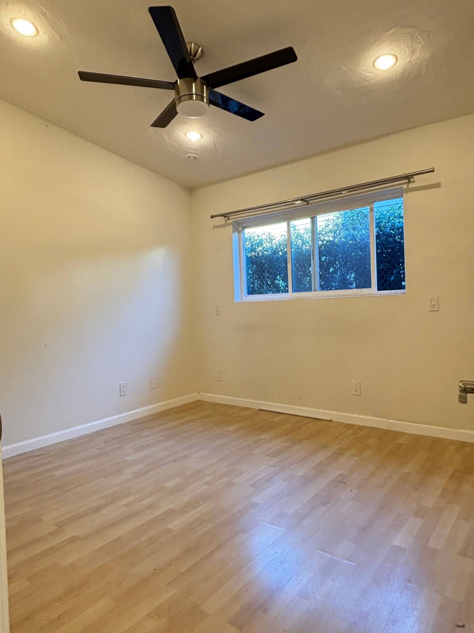 Unit 1 - 538 Brooks Ave