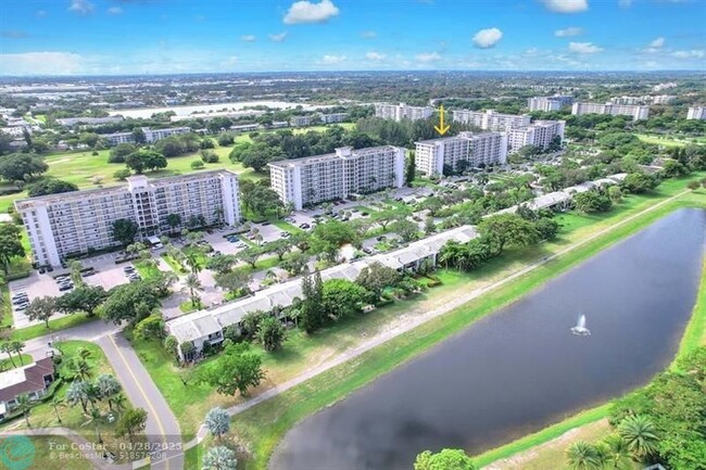 Building Photo - 3150 N Palm Aire Dr