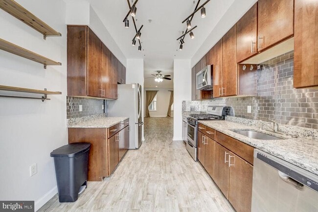 Building Photo - 2501 Sayles Pl SE