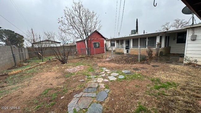 Building Photo - 35 E James Dr