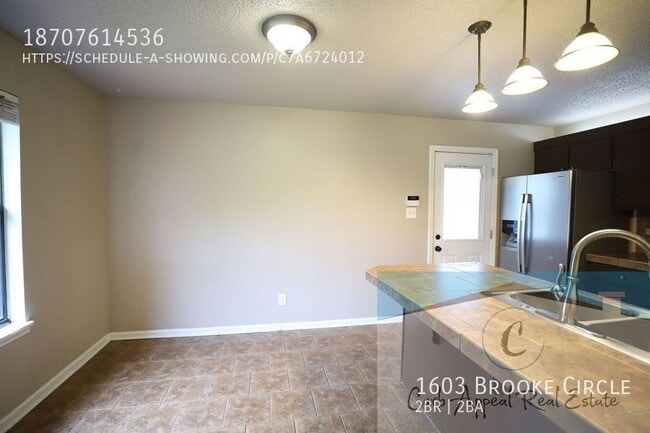 Building Photo - 1603 Brooke Cir