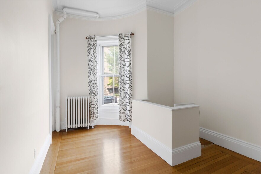 Building Photo - 167 Beacon St