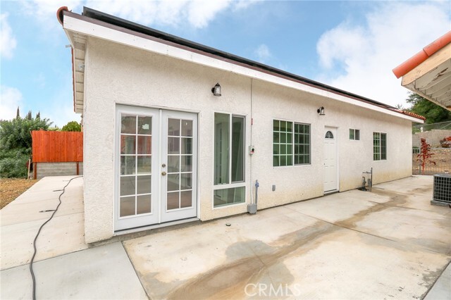 Primary Photo - 268 Macalester Dr