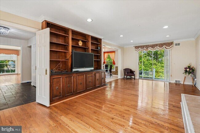 Building Photo - 11119 Lamplighter Ln