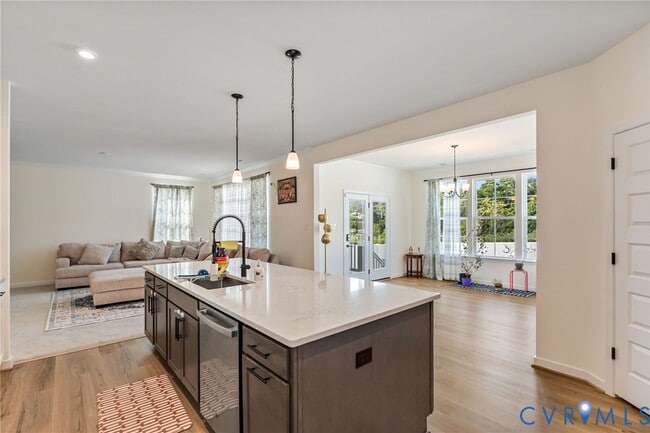 Building Photo - 10702 Skippers St