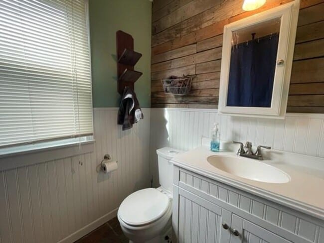 Building Photo - 3 Bedroom, 1 bath Ranch Home Ready for Lease!