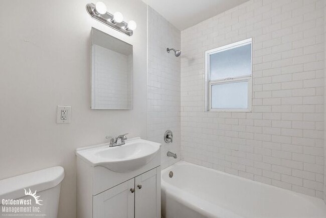 Building Photo - Updated 1Bdm 1Ba Home in San Diego! - MI Special