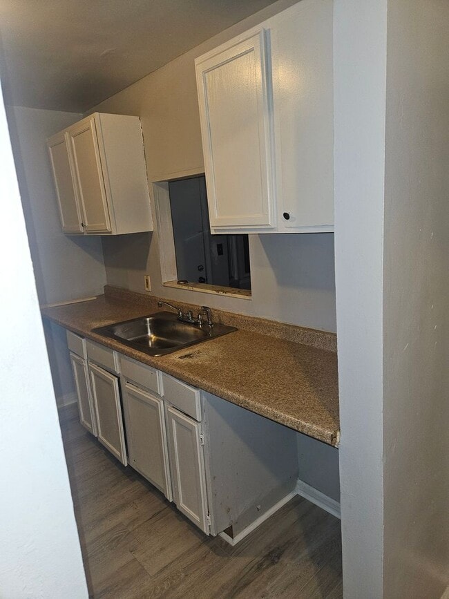 Building Photo - 3 Bedroom 1 Bath Ranch