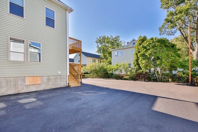 Building Photo - 39-41 Harvard St