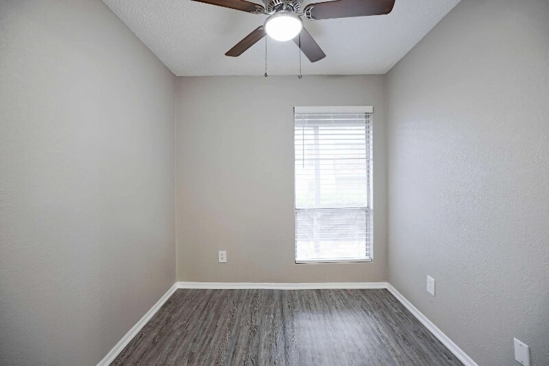 Building Photo - 3203 W Walnut Hill Ln