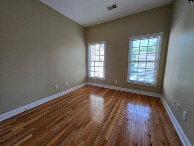 Building Photo - 301 Long Pointe Ln