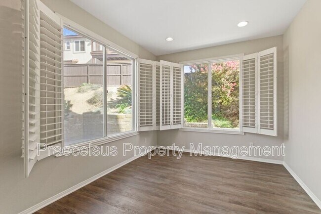 Building Photo - 421 Corte Calypso