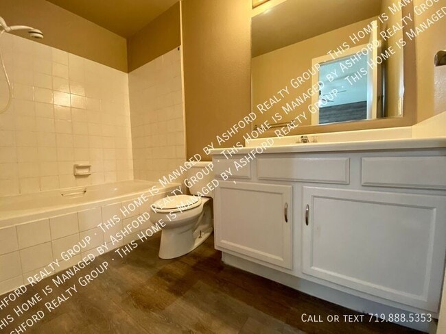 Building Photo - 5330 Tupper Ct