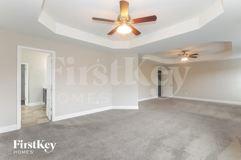 Building Photo - 2115 Farmdale Ct NE
