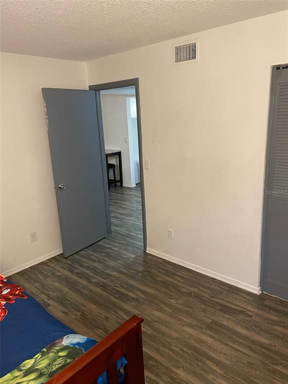 Building Photo - 571 Midway Track