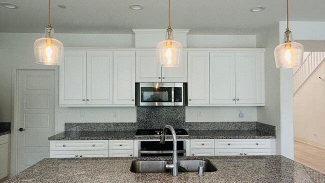 Building Photo - 24814 Woodley Cir