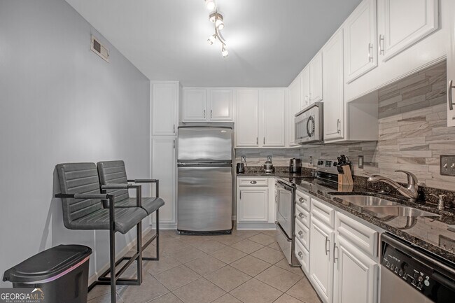 Building Photo - 1468 Briarwood Rd NE