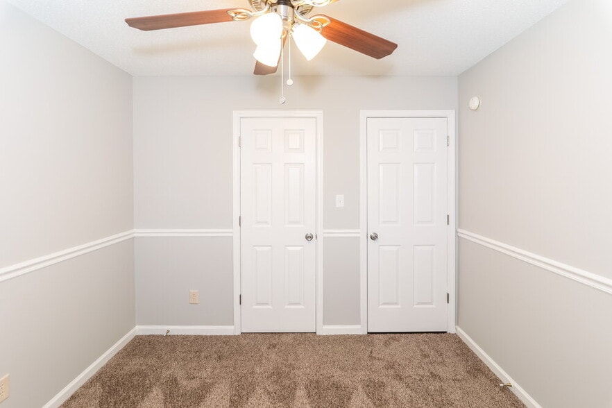 Building Photo - 4506 Shadow Hollow Dr