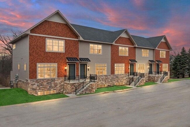 Building Photo - 59 Sanctuary Dr