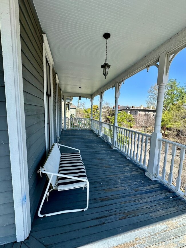 Building Photo - 3 BED | 2.5 BATH | WRAP AROUND PORCHES | MIDTOWN
