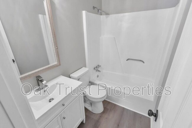 Building Photo - 107 Willow Ct