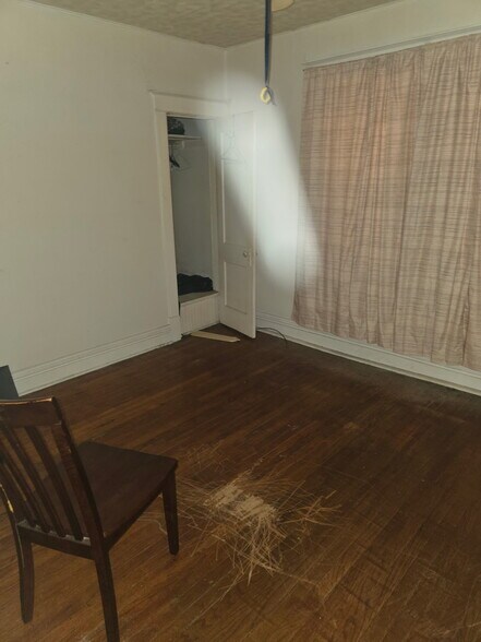 Building Photo - 4784 Highland Ave