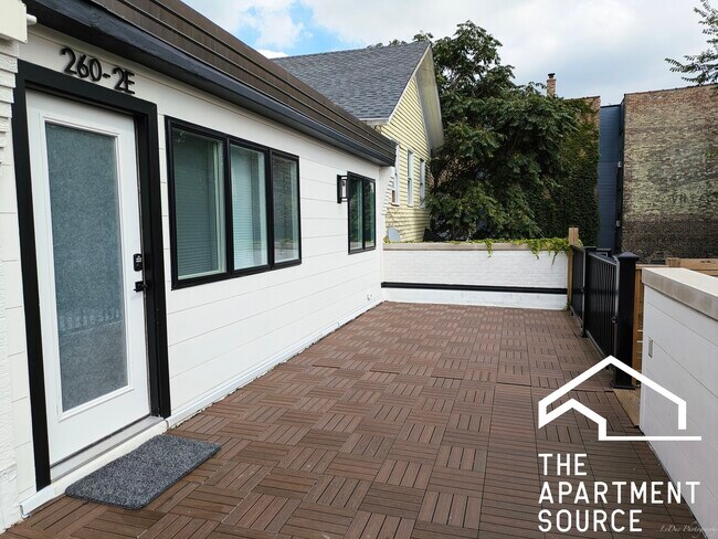 Building Photo - 260 Lake St