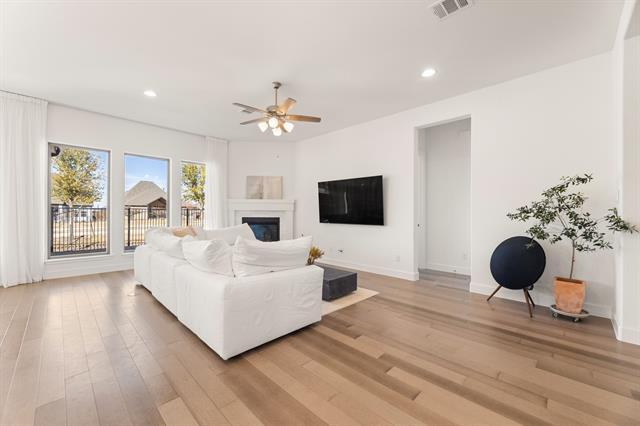 Building Photo - 2250 Macy Wy