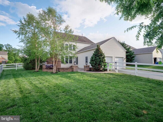 Building Photo - 41397 Windybush Dr