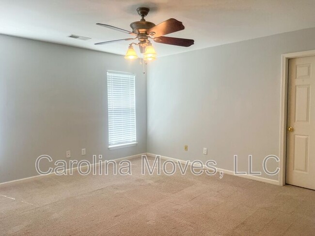 Building Photo - 223 Spring Crossing Cir