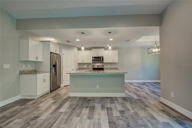 Building Photo - 129 Glades Dr