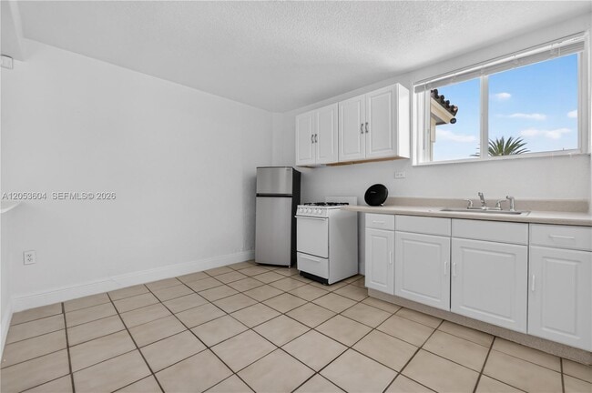 Building Photo - 14726 SW 82nd Terrace
