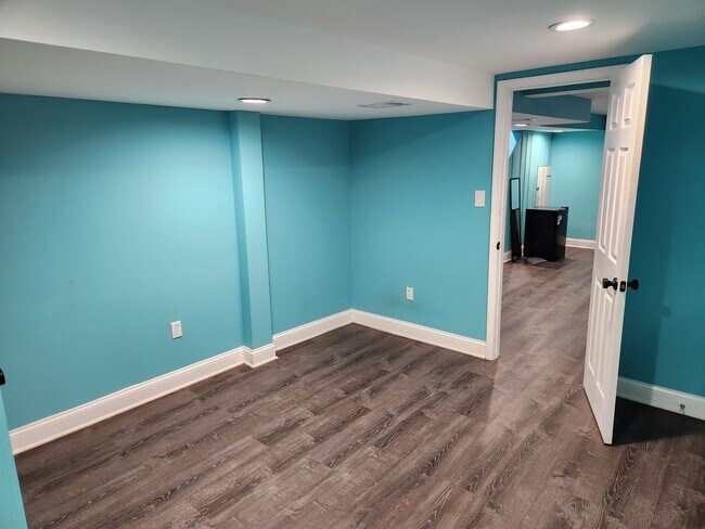 Building Photo - 5014 Nantucket Rd