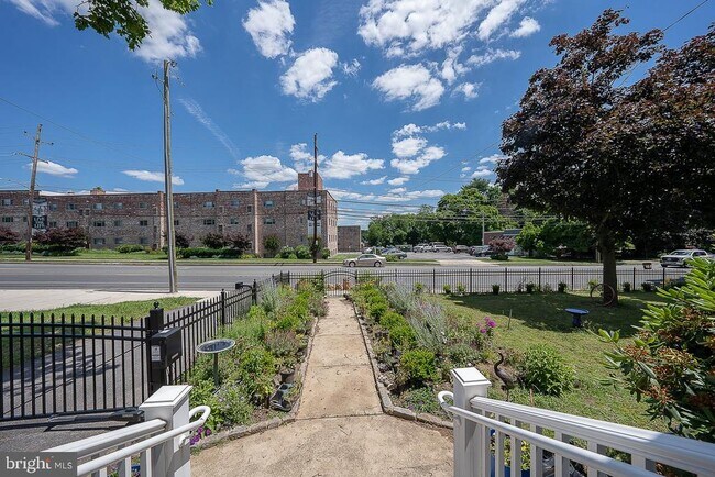 Building Photo - 7350 Ridge Ave