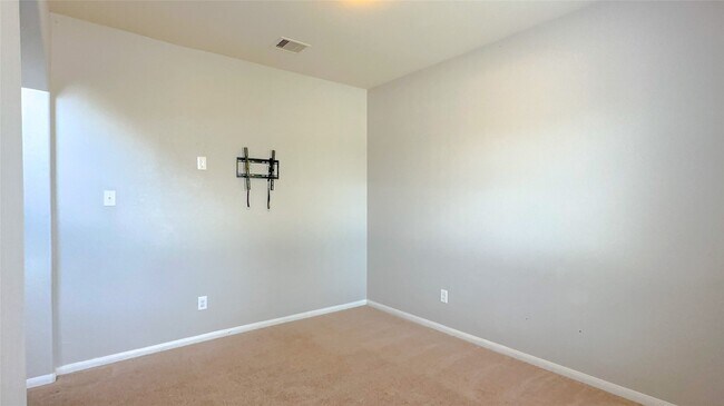 Building Photo - 4106 Mossy Pl Ln