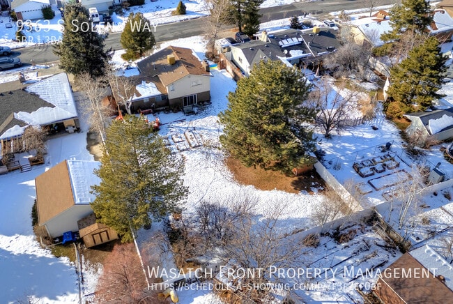 Building Photo - 9363 Solena Way