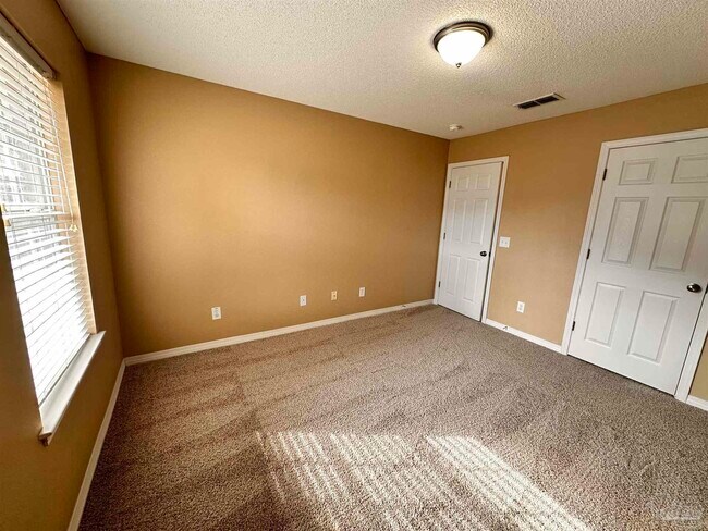 Building Photo - 4856 Genevive Ct