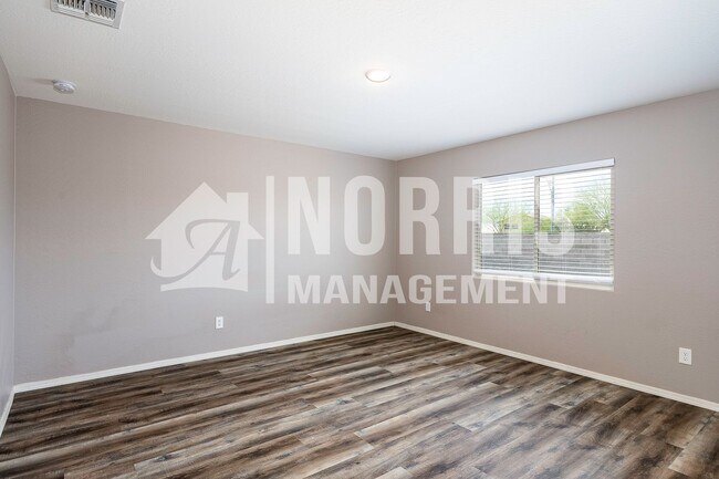 Building Photo - Very Nice Home in a Great Location