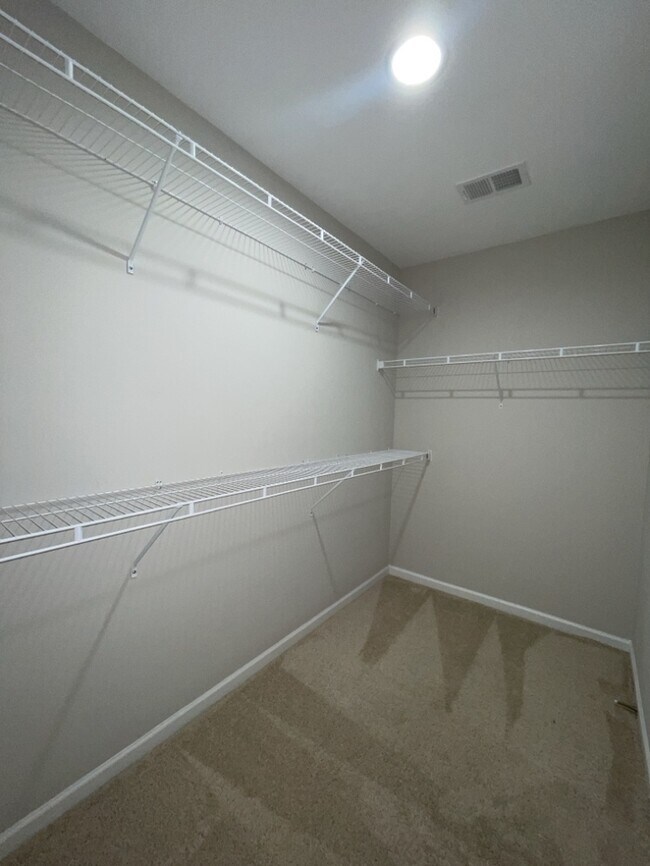 Building Photo - 131 Screech Dr