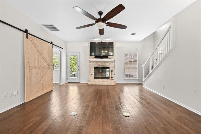 Building Photo - 201 Comanche Camp