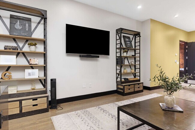 Building Photo - 126 2nd Ave N