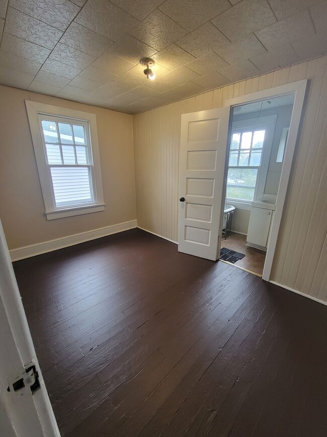 Building Photo - 362 Tolbert Ave