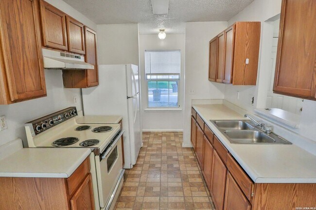 Building Photo - 1815 Big Rock Dr