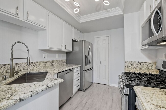 Building Photo - 1951 Swallow Ln