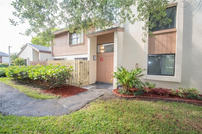 Building Photo - 10945 SW 113th Pl