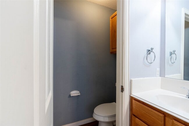 Building Photo - 904 Westminister Ave